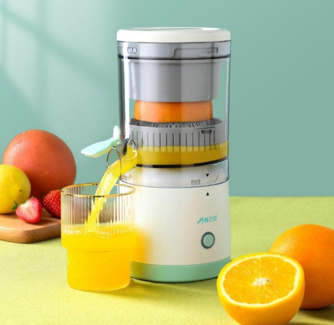 Portable Electric Citrus Juicer Rechargeable Hands-Free Masticating Orange Juicer Lemon Squeezer With USB And Cleaning Brush